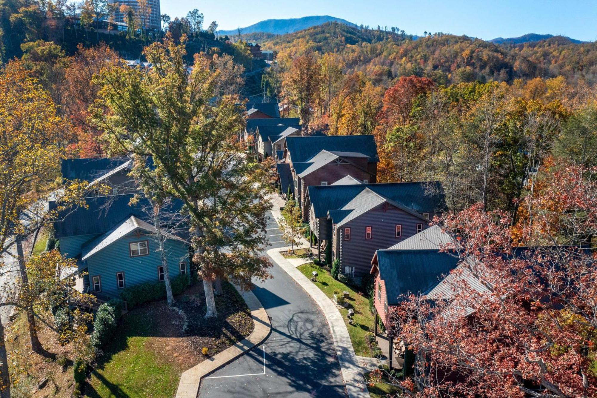 The Great Dogwood Manor By Stony Brook Cabins Гатлинбург Экстерьер фото